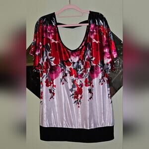 Maurices 2 EUC White Floral Top